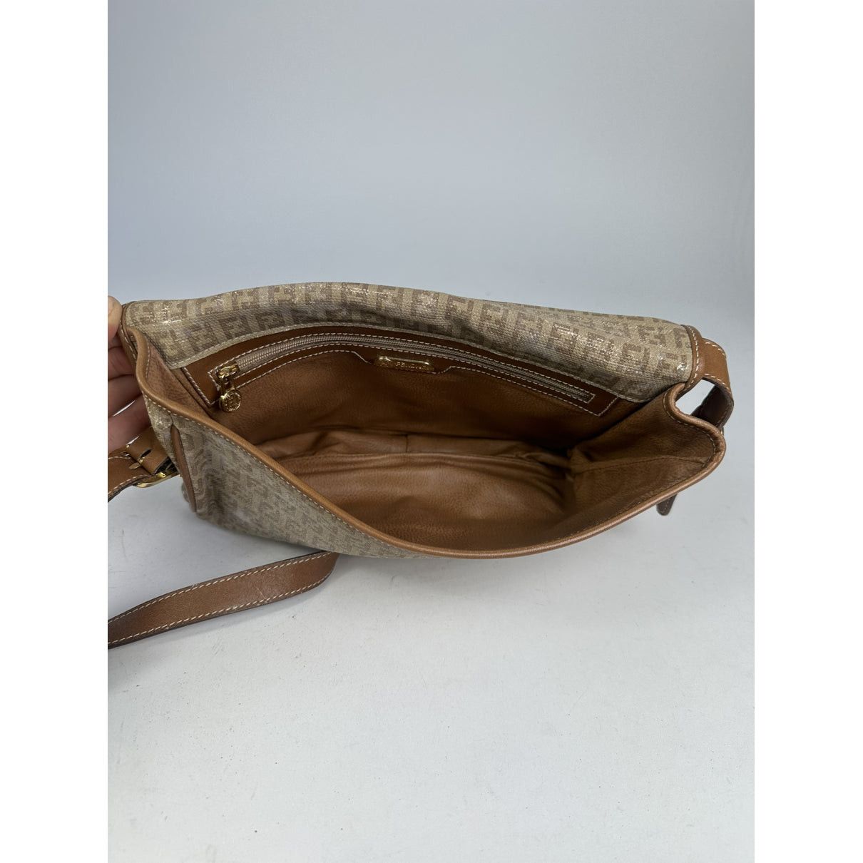 Fendi Baguette Beige Leather Handbag Size ONE SIZE - 3 Thumbnail