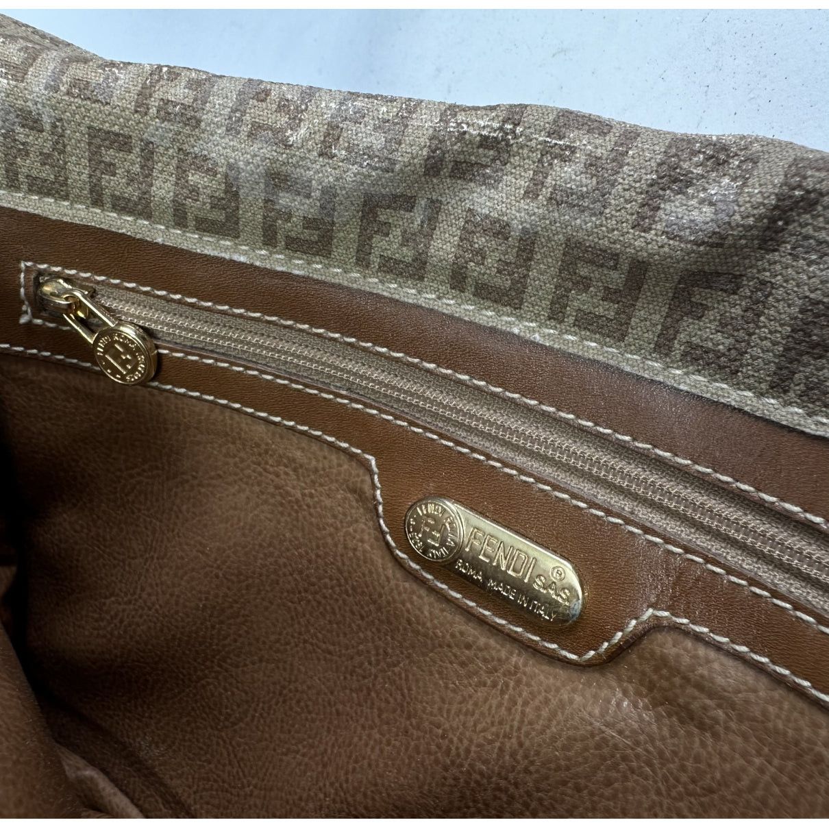 Fendi Baguette Beige Leather Handbag Size ONE SIZE - 4 Thumbnail