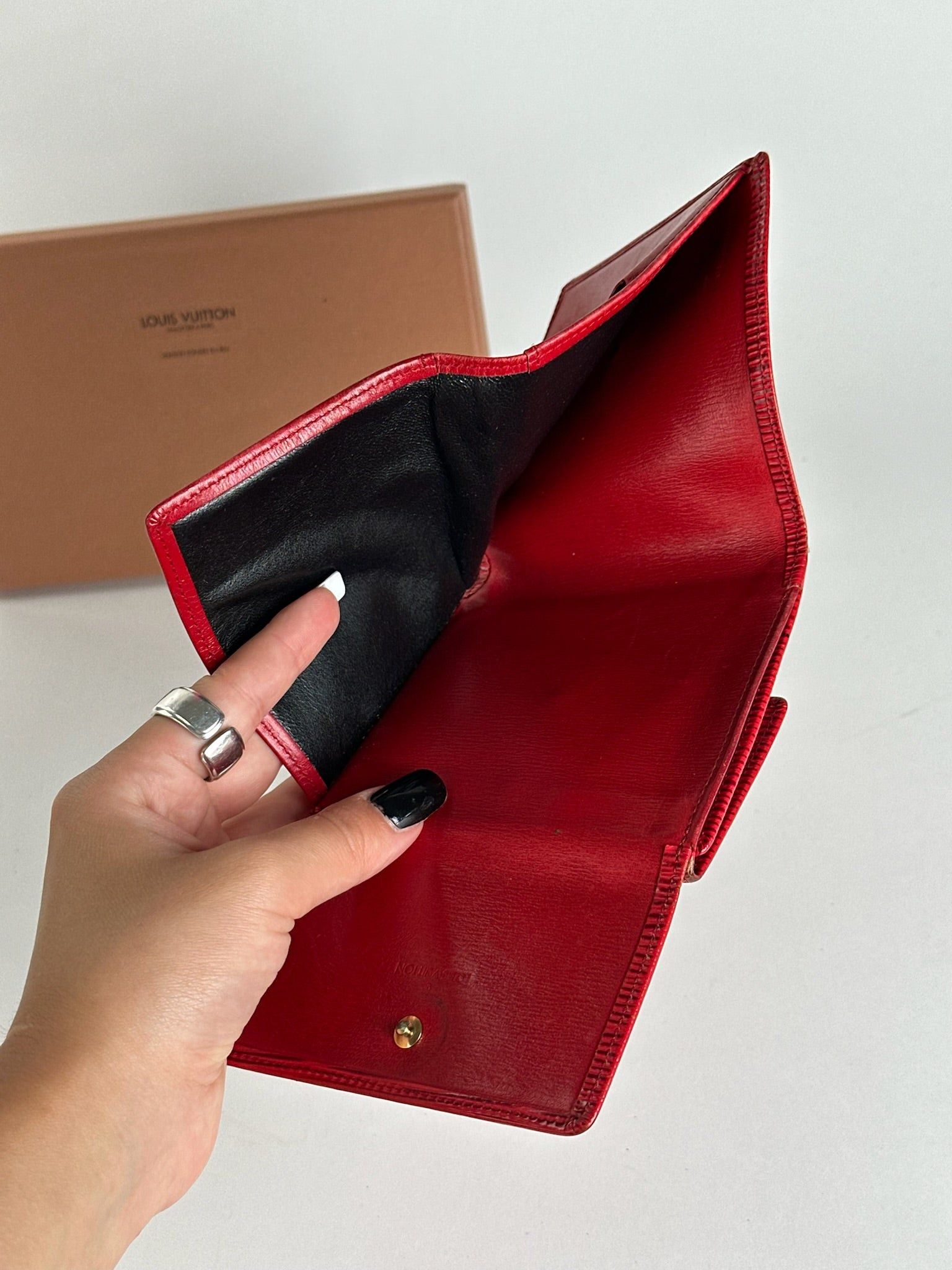 Louis Vuitton Vintage EPI Leather wallet red Size ONE SIZE - 4 Thumbnail