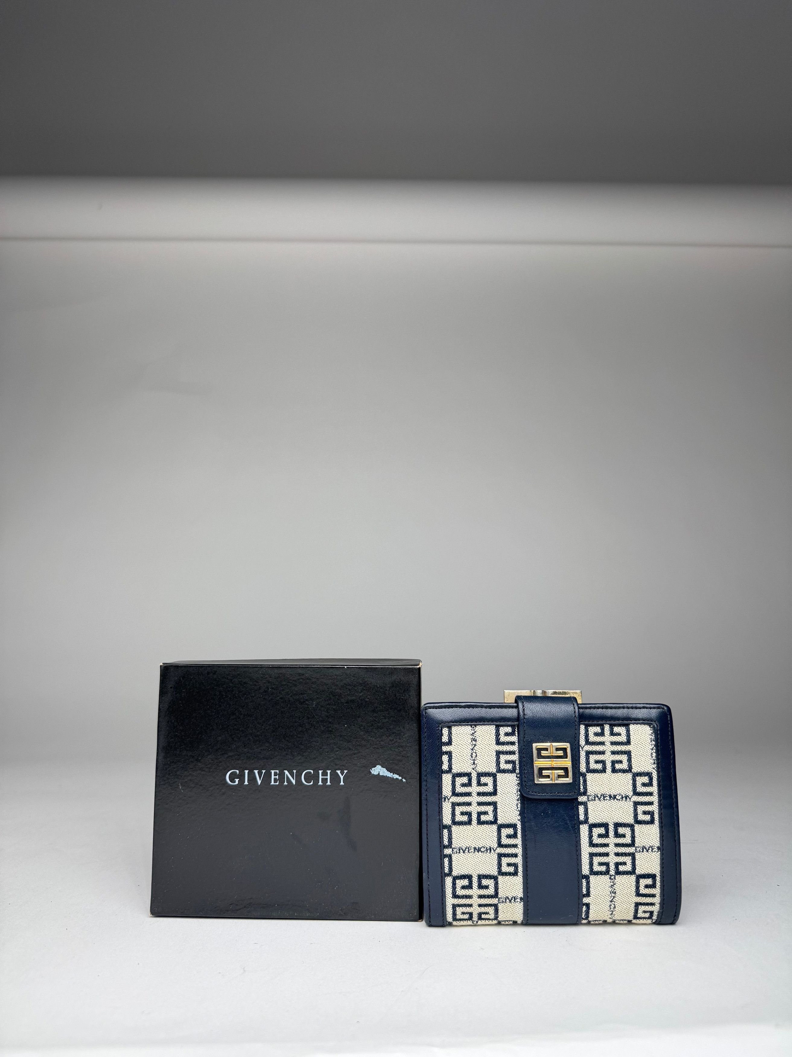 Givenchy Vintage GV3 monogram Leather Wallet marine white Size ONE SIZE - 7 Thumbnail