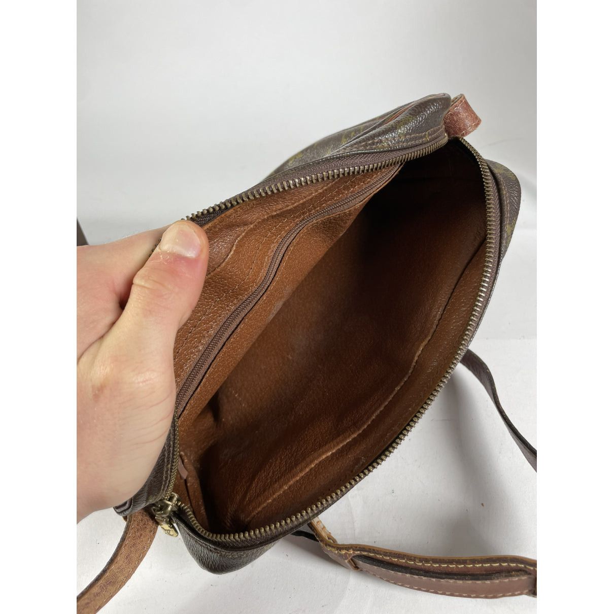 Louis Vuitton Chantilly Brown Leather Handbag Size ONE SIZE - 3 Thumbnail