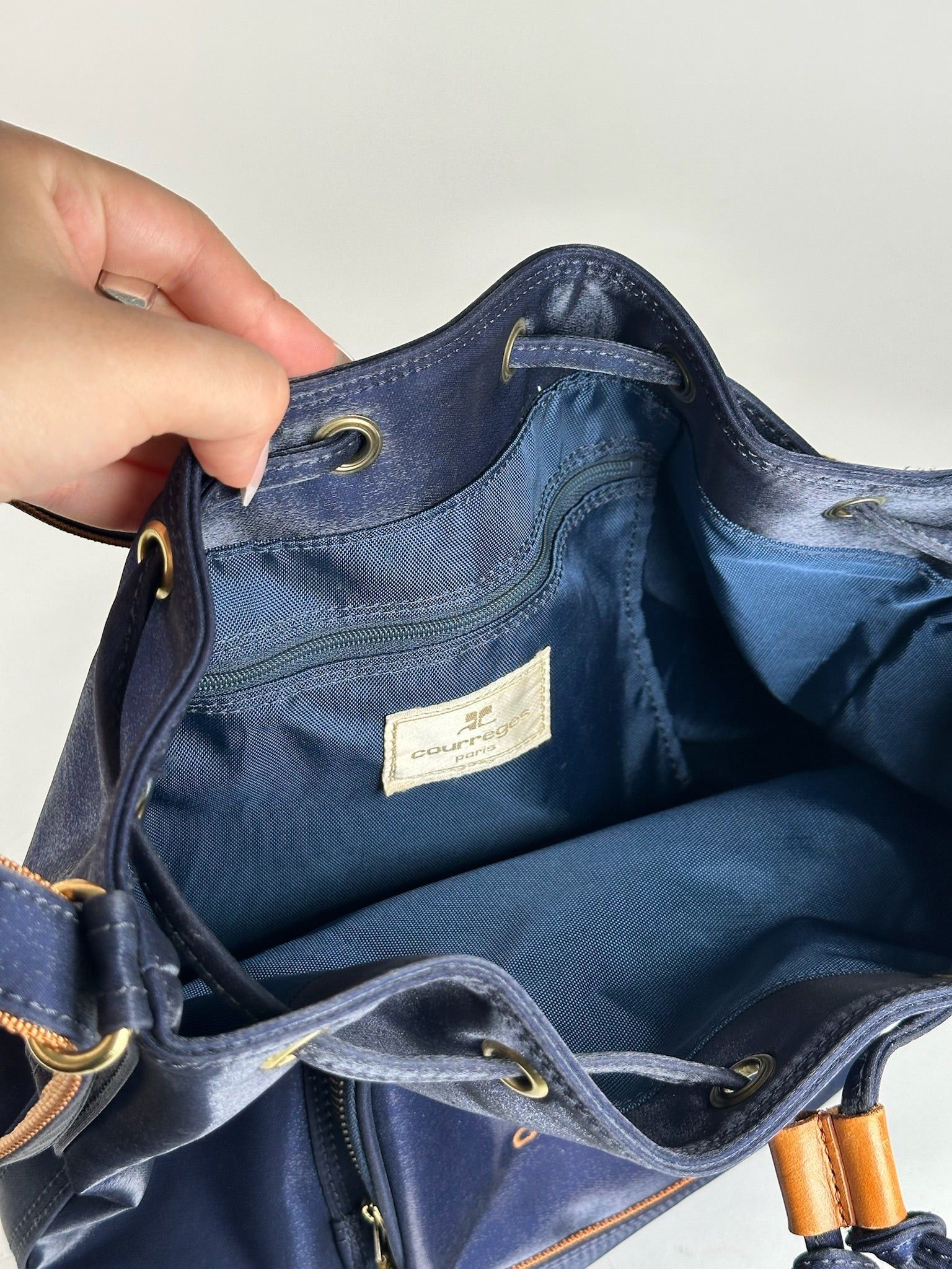 Courreges Vintage Paris leather bucket bag navy Size ONE SIZE - 9 Thumbnail