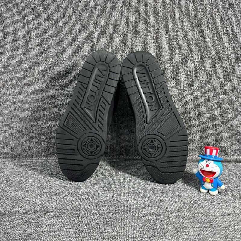 Louis Vuitton Louis Vuitton Black Trainer Sneakers 0079 Size US 8.5 / EU 41-42 - 4 Thumbnail