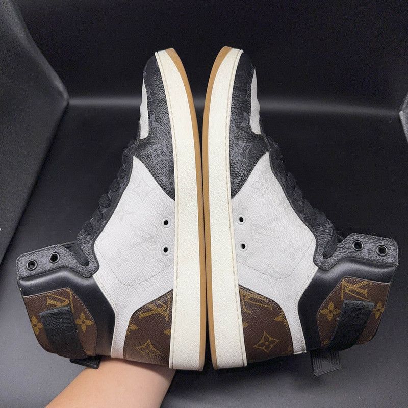 Louis Vuitton Louis Vuitton Rivoli Stylish High-Top Sneakers 0079 Size US 9 / EU 42 - 6 Thumbnail