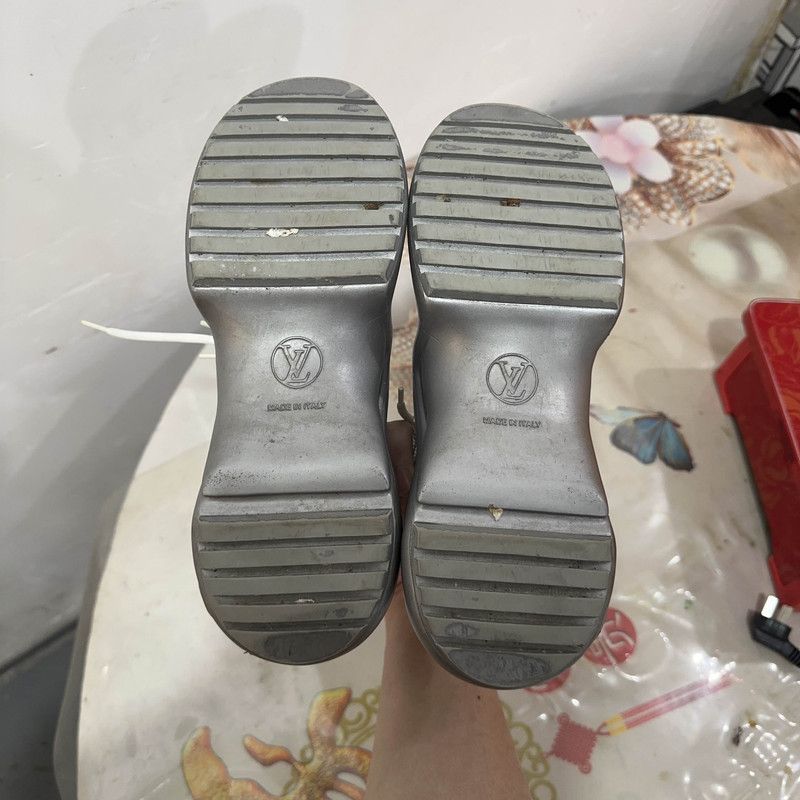 Louis Vuitton Louis Vuitton Silver Casual Sneakers 0079 Size US 6.5 / EU 39-40 - 4 Thumbnail