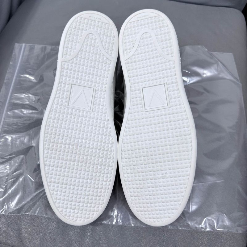 Louis Vuitton Louis Vuitton White Crocodile Leather Sneakers 0079 Size US 10.5 / EU 43-44 - 4 Thumbnail