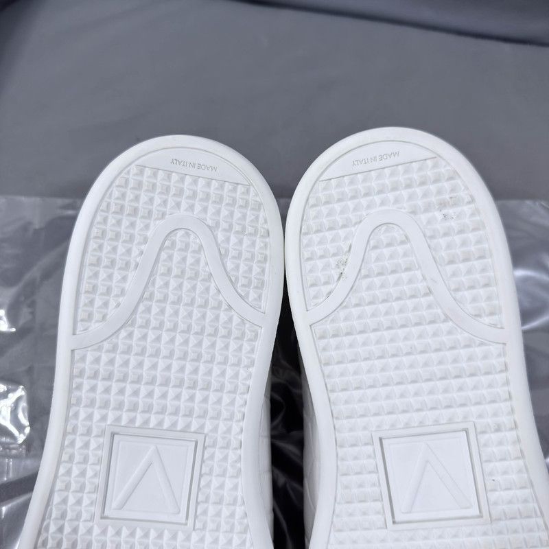 Louis Vuitton Louis Vuitton White Crocodile Leather Sneakers 0079 Size US 10.5 / EU 43-44 - 9 Thumbnail