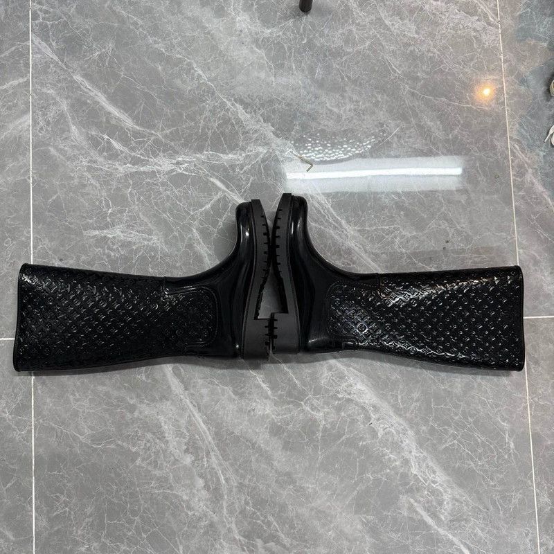 Louis Vuitton Louis Vuitton Black Rain Boots 0079 Size US 7.5 / EU 40-41 - 6 Thumbnail