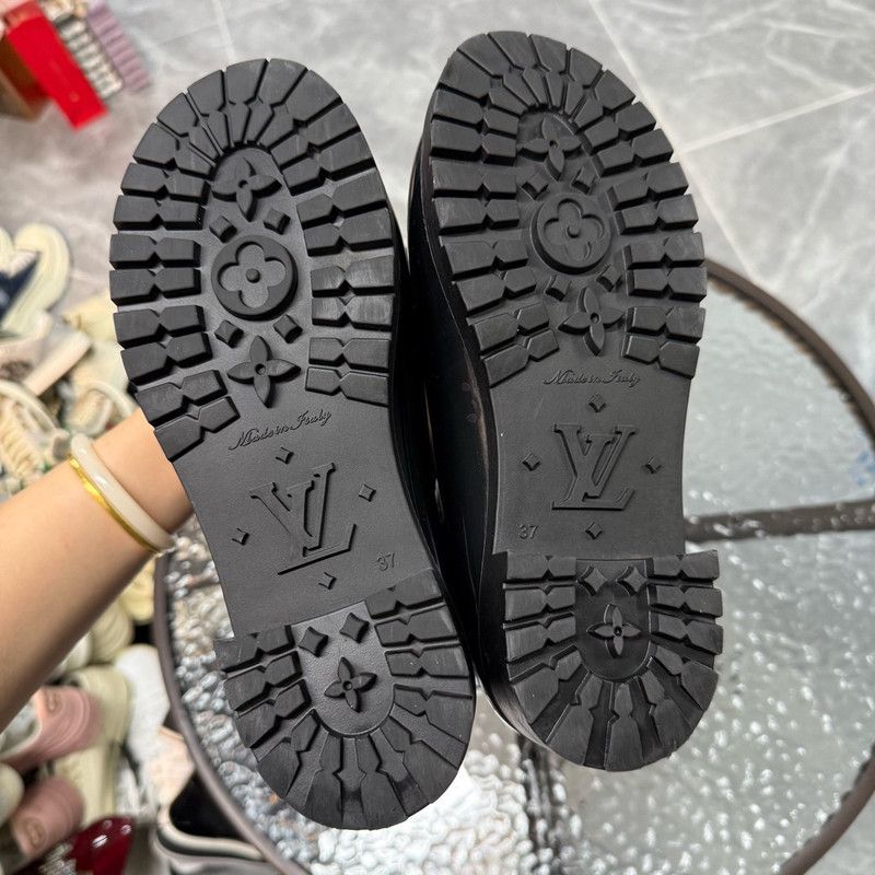 Louis Vuitton Louis Vuitton Black Rain Boots 0079 Size US 7.5 / EU 40-41 - 4 Thumbnail