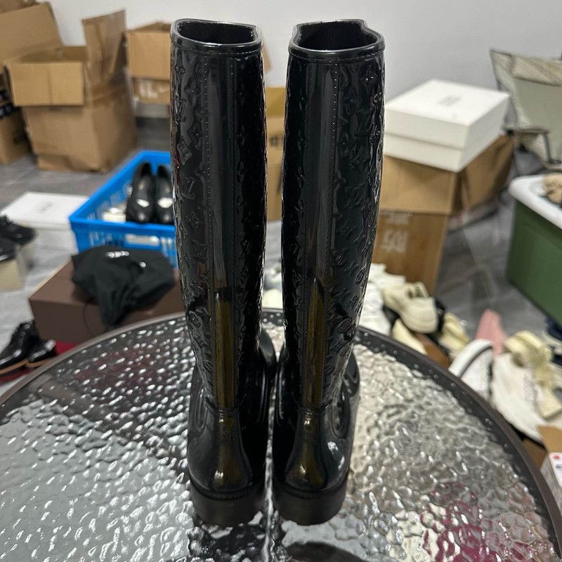 Louis Vuitton Louis Vuitton Black Rain Boots 0079 Size US 7.5 / EU 40-41 - 3 Thumbnail