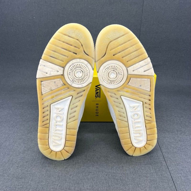Louis Vuitton Louis Vuitton White Trainer Low-top Fashion Sneakers 0079 Size US 9 / EU 42 - 4 Thumbnail