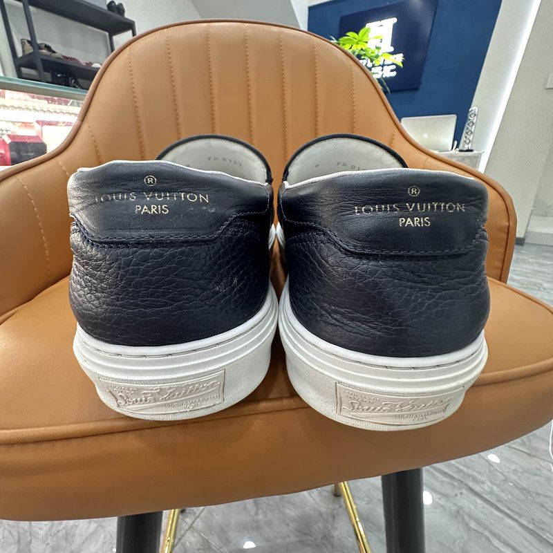 Louis Vuitton Louis Vuitton Signature Logo Slip-On Shoes 0079 Size US 9.5 / EU 42-43 - 3 Thumbnail