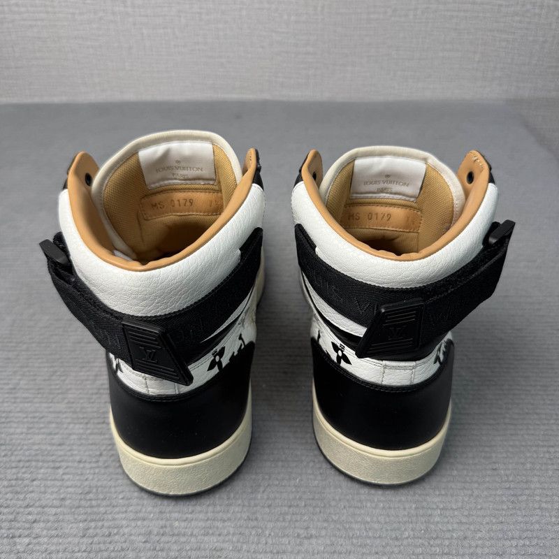 Louis Vuitton Louis Vuitton Rivoli High-Top Sneakers in Black and White 0079 Size US 8 / EU 41 - 3 Thumbnail