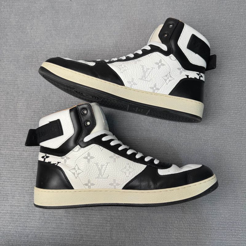 Louis Vuitton Louis Vuitton Rivoli High-Top Sneakers in Black and White 0079 Size US 8 / EU 41 - 7 Thumbnail