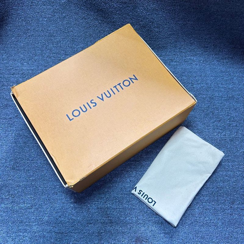 Louis Vuitton Louis Vuitton Black Monogram High-Top Sneakers 0079 Size US 8 / EU 41 - 9 Thumbnail