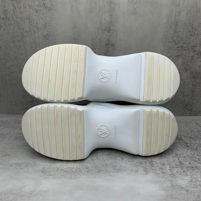 Louis Vuitton Louis Vuitton Leather Athletic Sneakers in White Black Blue 0079 Size US 7.5 / EU 40-41 - 4 Thumbnail