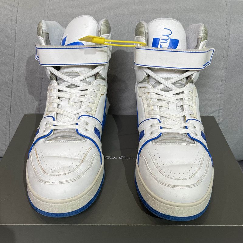 Louis Vuitton Louis Vuitton Trainer Fashion Sneakers in Blue and White 0079 Size US 8.5 / EU 41-42 - 2 Thumbnail