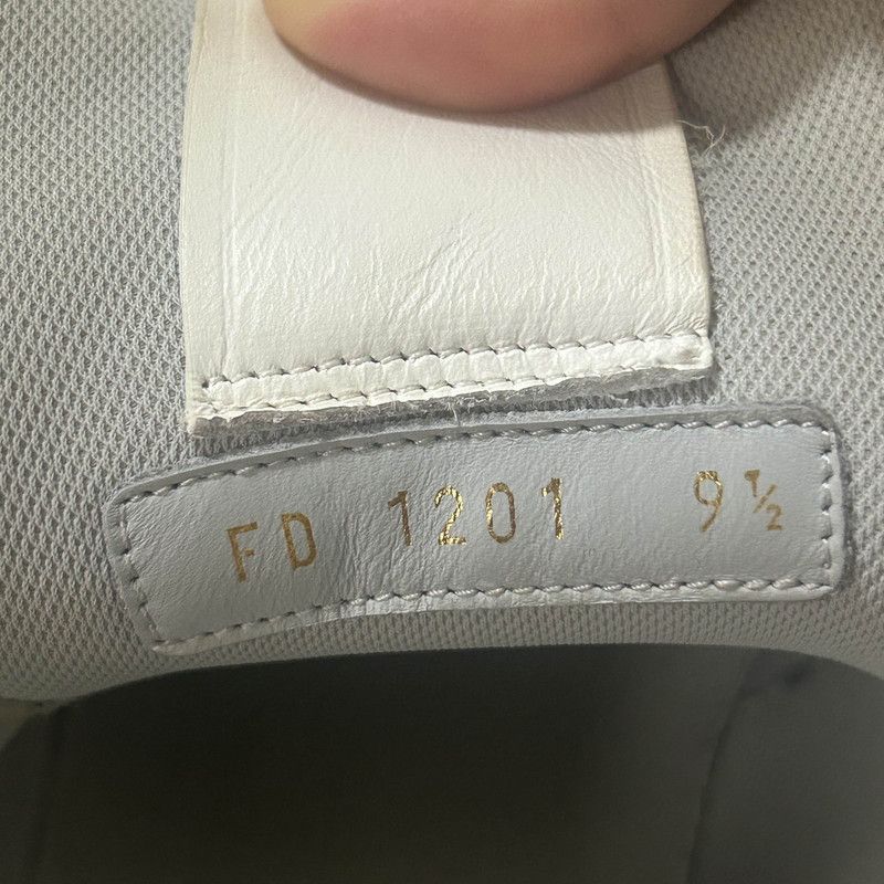 Louis Vuitton Louis Vuitton Trainer White Low-Top Sneakers 0079 Size US 10.5 / EU 43-44 - 5 Thumbnail