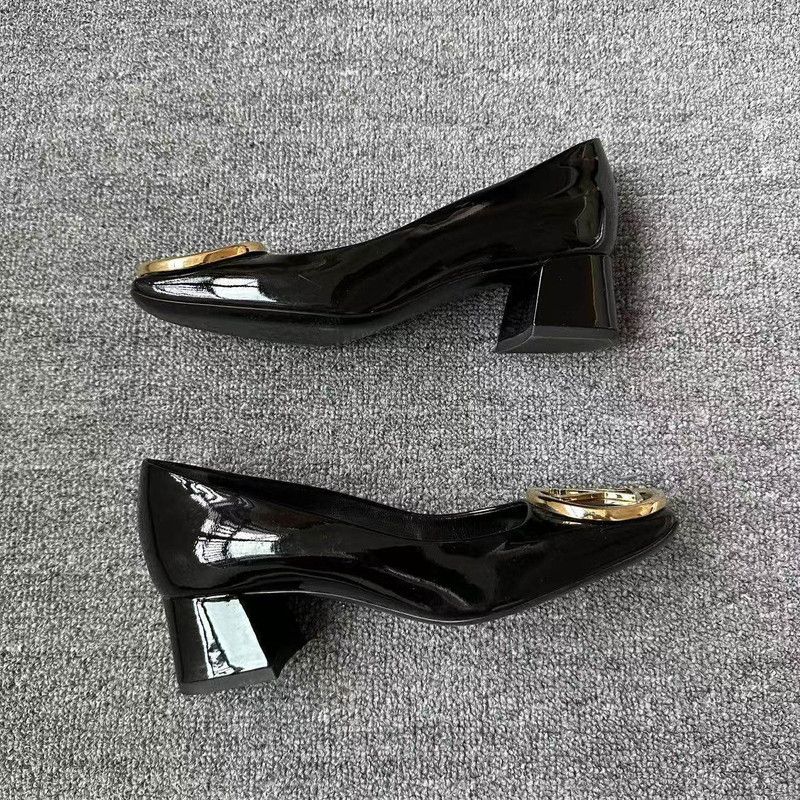 Louis Vuitton Louis Vuitton Black Metal Logo Heeled Shoes 0079 Size US 5.5 / EU 38 - 8 Thumbnail