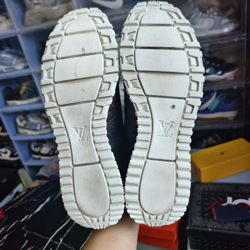 Louis Vuitton Louis Vuitton Run Away Monogram Sneakers 0079 Size US 11 / EU 44 - 4 Thumbnail
