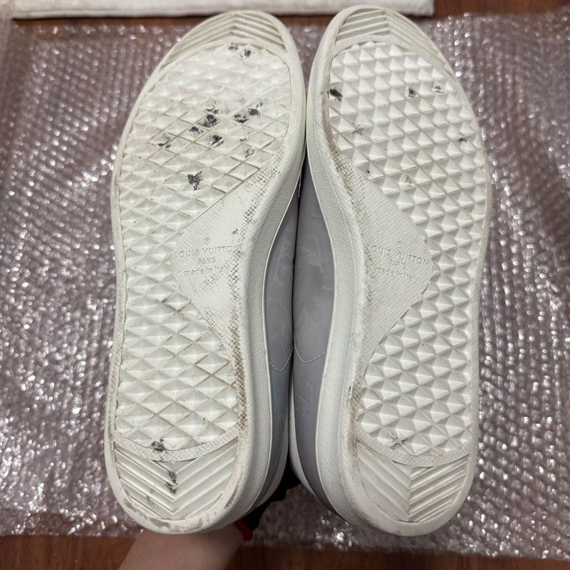 Louis Vuitton Louis Vuitton Luxurious Monogram Sneakers for Men 0079 Size US 8.5 / EU 41-42 - 4 Thumbnail