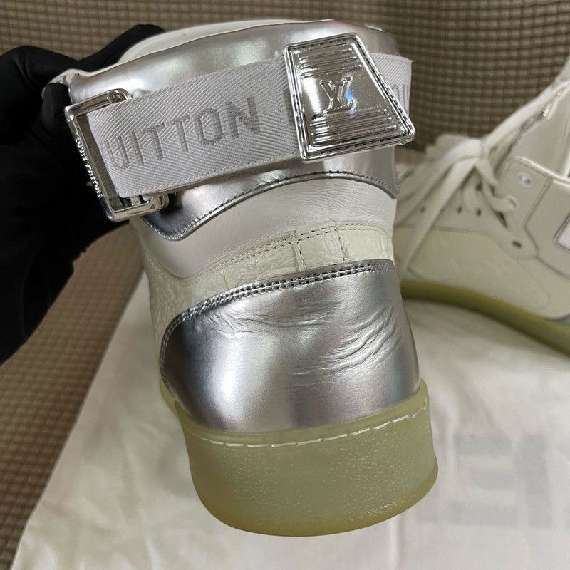 Louis Vuitton Louis Vuitton Rivoli High-Top Fashion Sneakers 0079 Size US 8 / EU 41 - 15 Thumbnail