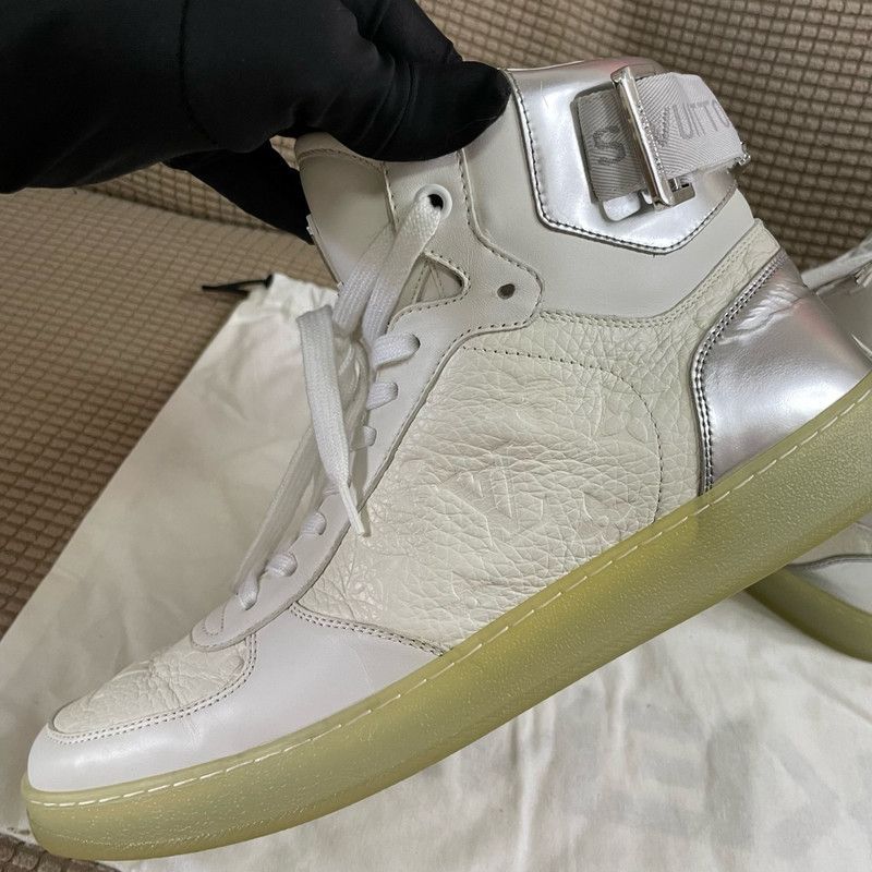 Louis Vuitton Louis Vuitton Rivoli High-Top Fashion Sneakers 0079 Size US 8 / EU 41 - 14 Thumbnail