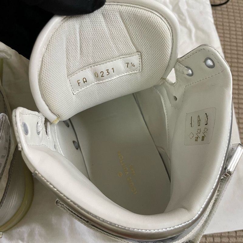Louis Vuitton Louis Vuitton Rivoli High-Top Fashion Sneakers 0079 Size US 8 / EU 41 - 17 Thumbnail