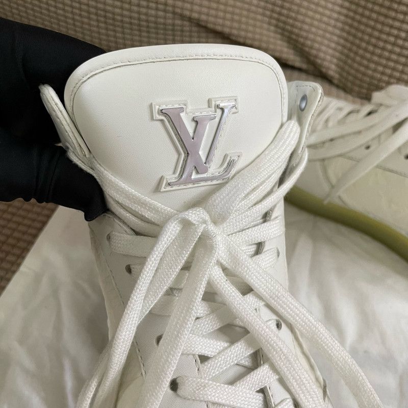 Louis Vuitton Louis Vuitton Rivoli High-Top Fashion Sneakers 0079 Size US 8 / EU 41 - 13 Thumbnail