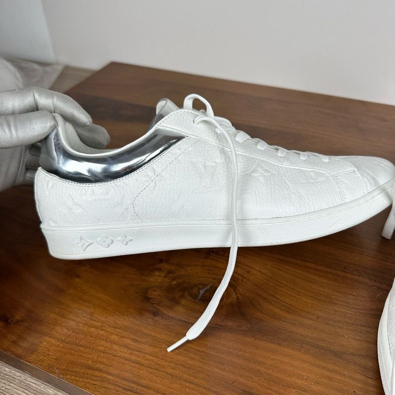Louis Vuitton Monogram Low-Top Fashion Sneakers 0079
