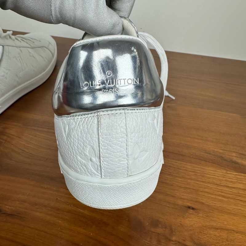 Louis Vuitton Monogram Low-Top Fashion Sneakers 0079