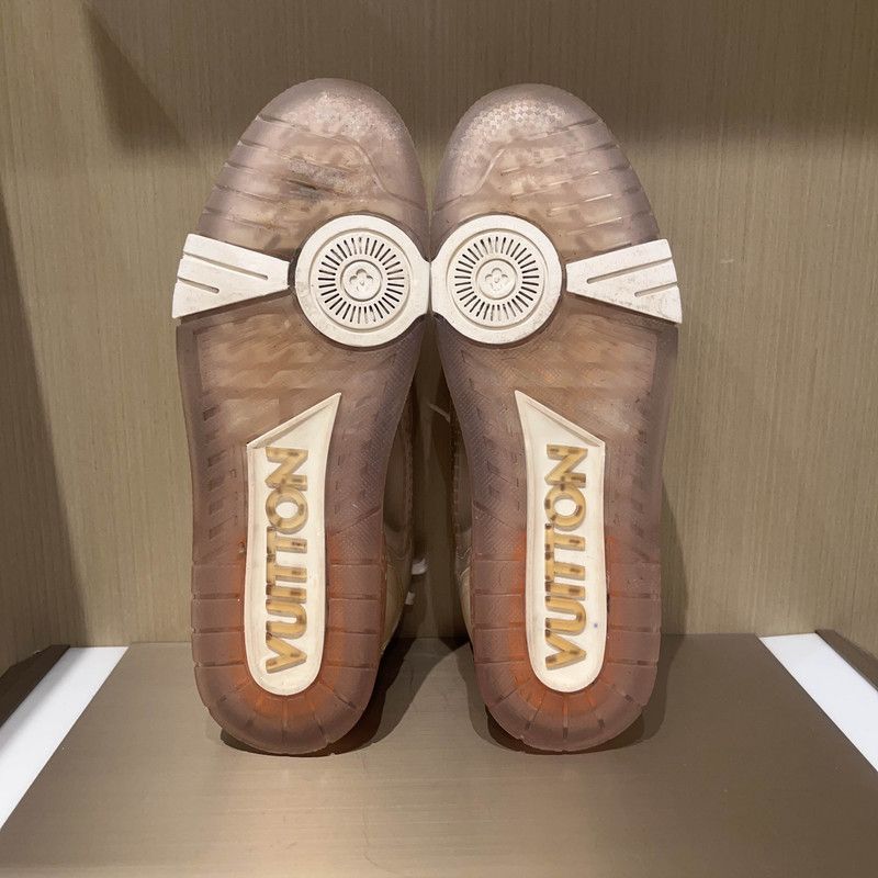 Louis Vuitton Louis Vuitton Stylish Transparent Logo Sneakers for Men 0079 Size US 8.5 / EU 41-42 - 4 Thumbnail