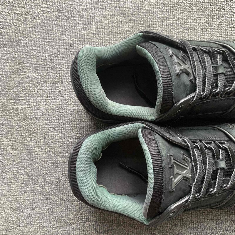 Louis Vuitton Louis Vuitton Trainer Black Stylish Sneakers 0079 Size US 8.5 / EU 41-42 - 8 Thumbnail