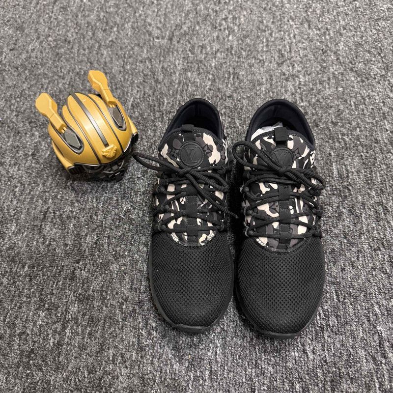 Louis Vuitton Fashion Low Top Sneakers Black 0079