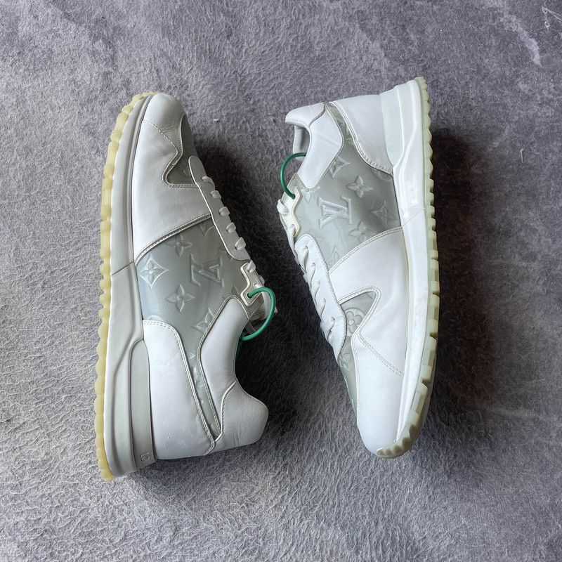 Louis Vuitton Louis Vuitton Run Away Logo Casual Sneakers for Men 0079 Size US 9.5 / EU 42-43 - 7 Thumbnail