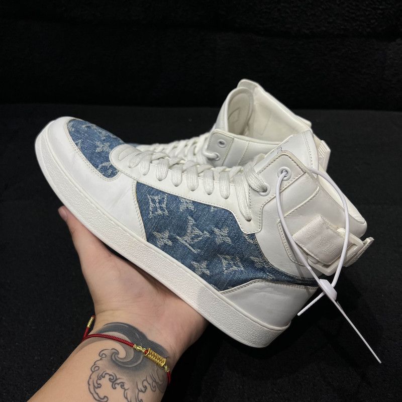 Louis Vuitton Louis Vuitton Rivoli High-Top Sneakers in White and Blue 0079 Size US 7.5 / EU 40-41 - 6 Thumbnail