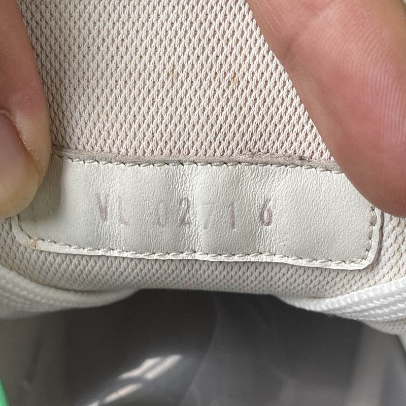 Louis Vuitton Louis Vuitton Classic Trainer Sneakers 0079 Size US 8.5 / EU 41-42 - 5 Thumbnail