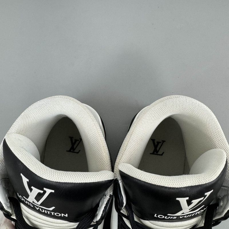 Louis Vuitton Louis Vuitton Trainer Low-Top Fashion Sneakers for Men 0079 Size US 9 / EU 42 - 9 Thumbnail
