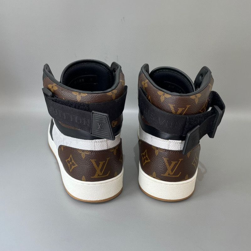 Louis Vuitton Louis Vuitton Rivoli Monogram Strass Sneakers 0079 Size US 8.5 / EU 41-42 - 5 Thumbnail