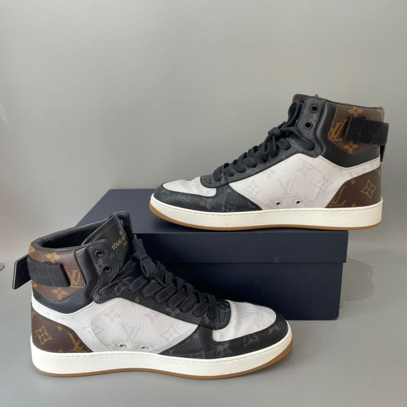 Louis Vuitton Louis Vuitton Rivoli Monogram Strass Sneakers 0079 Size US 8.5 / EU 41-42 - 2 Thumbnail