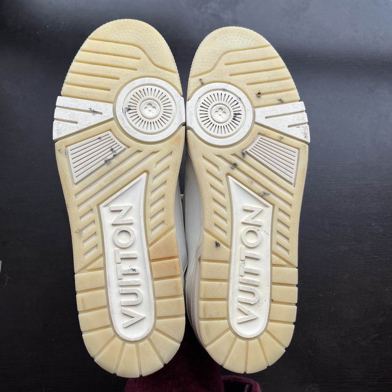 Louis Vuitton Louis Vuitton White Leather Low-Top Trainers 0079 Size US 10.5 / EU 43-44 - 4 Thumbnail