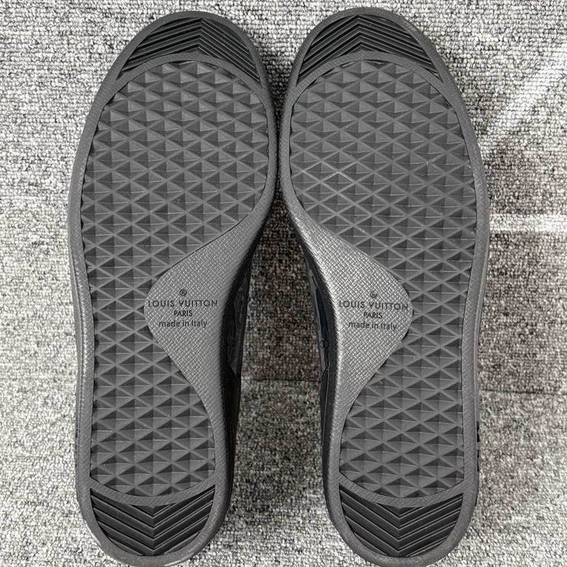 Louis Vuitton Louis Vuitton Black Fashion Sneakers for Men 0079 Size US 8.5 / EU 41-42 - 4 Thumbnail