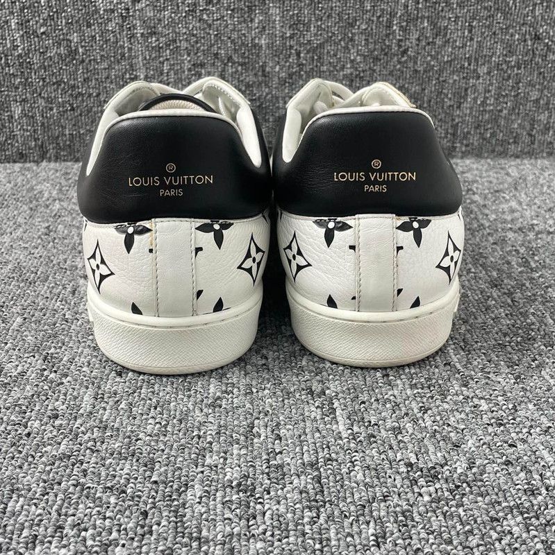 Louis Vuitton Louis Vuitton Black and White Sneaker 0079 Size US 10.5 / EU 43-44 - 3 Thumbnail