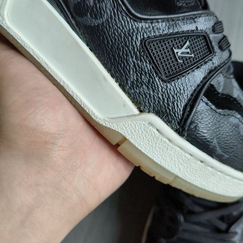 Louis Vuitton Louis Vuitton Black Trainer Sneakers 0079 Size US 8.5 / EU 41-42 - 12 Thumbnail