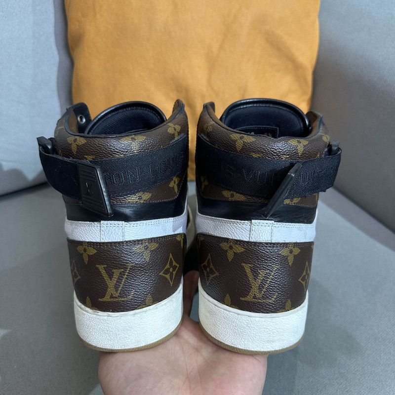 Louis Vuitton Louis Vuitton Rivoli High Top Fashion Sneakers 0079 Size US 10.5 / EU 43-44 - 3 Thumbnail
