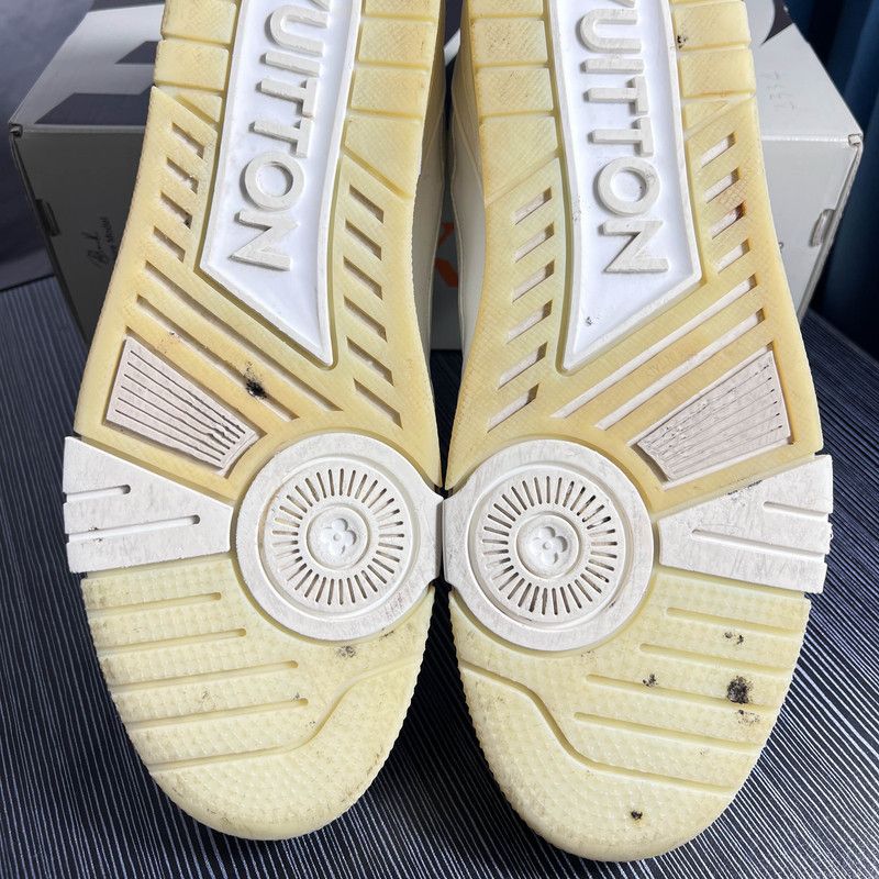 Louis Vuitton Louis Vuitton Trainer Low Top Fashion Sneakers 0079 Size US 10.5 / EU 43-44 - 4 Thumbnail
