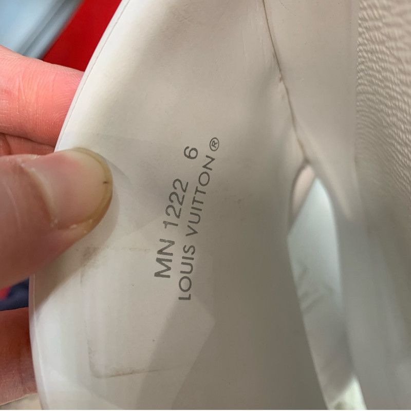 Louis Vuitton Waterproof White Slide Sandals 0079