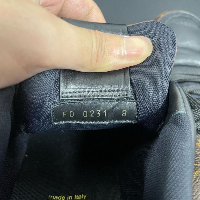 Louis Vuitton Louis Vuitton Trainer Casual Sneakers in Lakers Colors 0079 Size US 8.5 / EU 41-42 - 9 Thumbnail