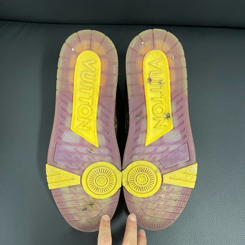 Louis Vuitton Louis Vuitton Trainer Casual Sneakers in Lakers Colors 0079 Size US 8.5 / EU 41-42 - 8 Thumbnail