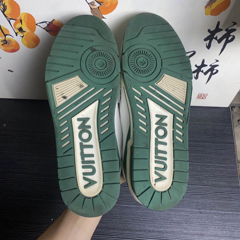 Louis Vuitton Louis Vuitton Trainer Fashion Sneakers for Men 0079 Size US 10.5 / EU 43-44 - 4 Thumbnail